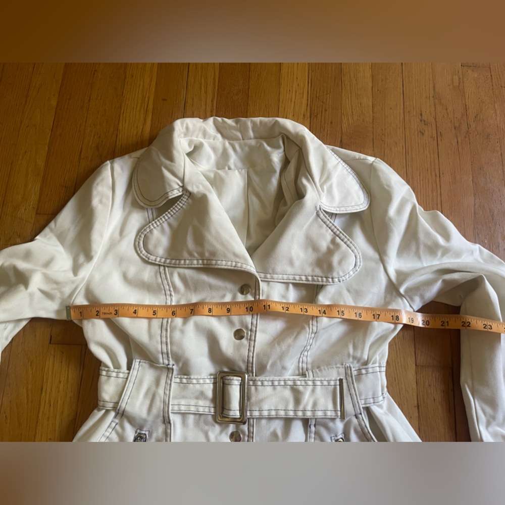 70s Vintage White Belted Jacket - Picture 7 of 8